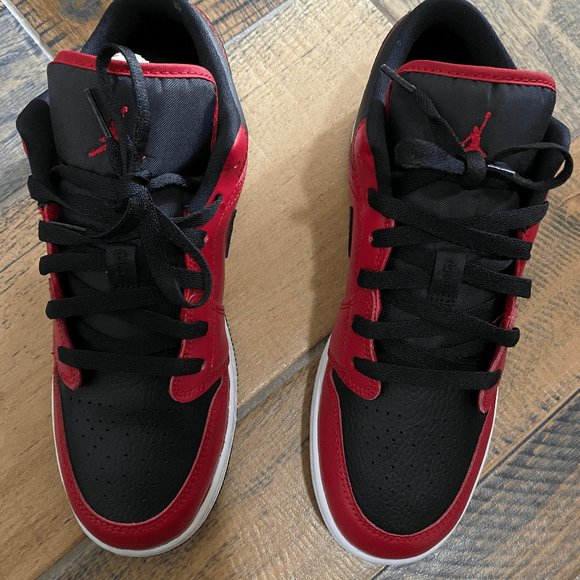 Kid's Jordan 1 Low Gym Red Black Pebbled (GS) - Reverse Bred - Picture 4 of 8